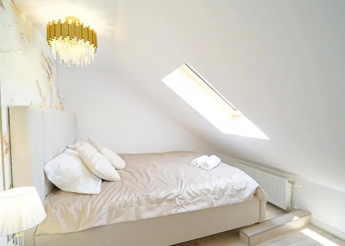 Every Sky Staszica 30 * 카르파츠